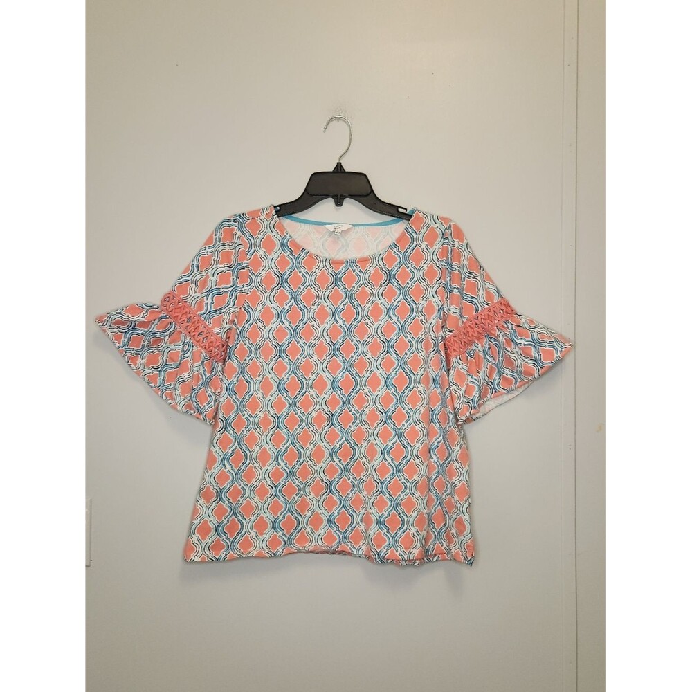 Crown & Ivy Geometric Bell Sleeve Top Size Small